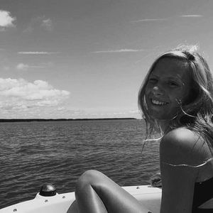 Meet your Posher, Ana lee